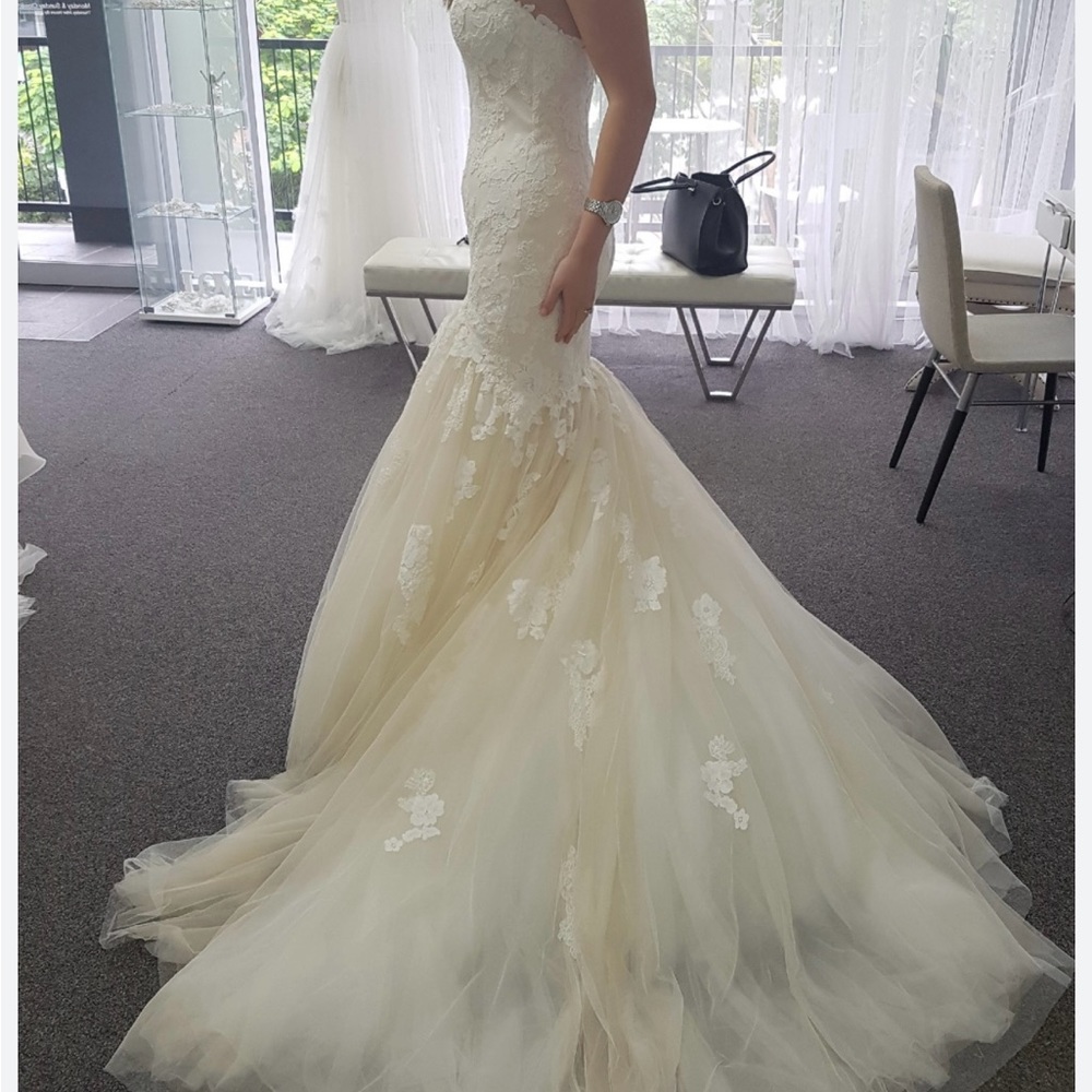 Blue by Enzoani wedding gown size 12 color ivory model ibarki